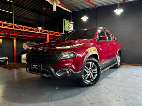 FIAT TORO 2.0 16V TURBO DIESEL FREEDOM 4WD AT9 FIAT TORO 2.0 16V TURBO DIESEL FREEDOM 4WD AT9
